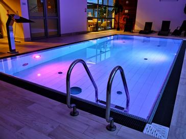 całoroczny kameralny basen